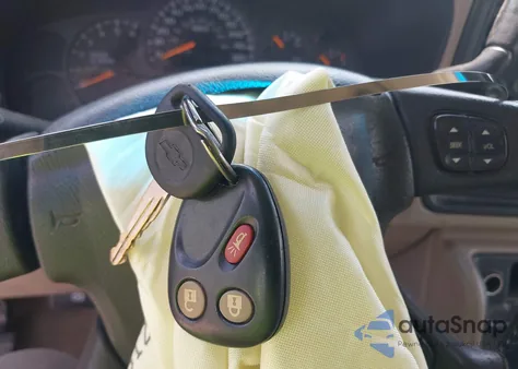 2003 Chevrolet Silverado K1500 z USA, uszkodzony, nr VIN 2GCEK19T131160254